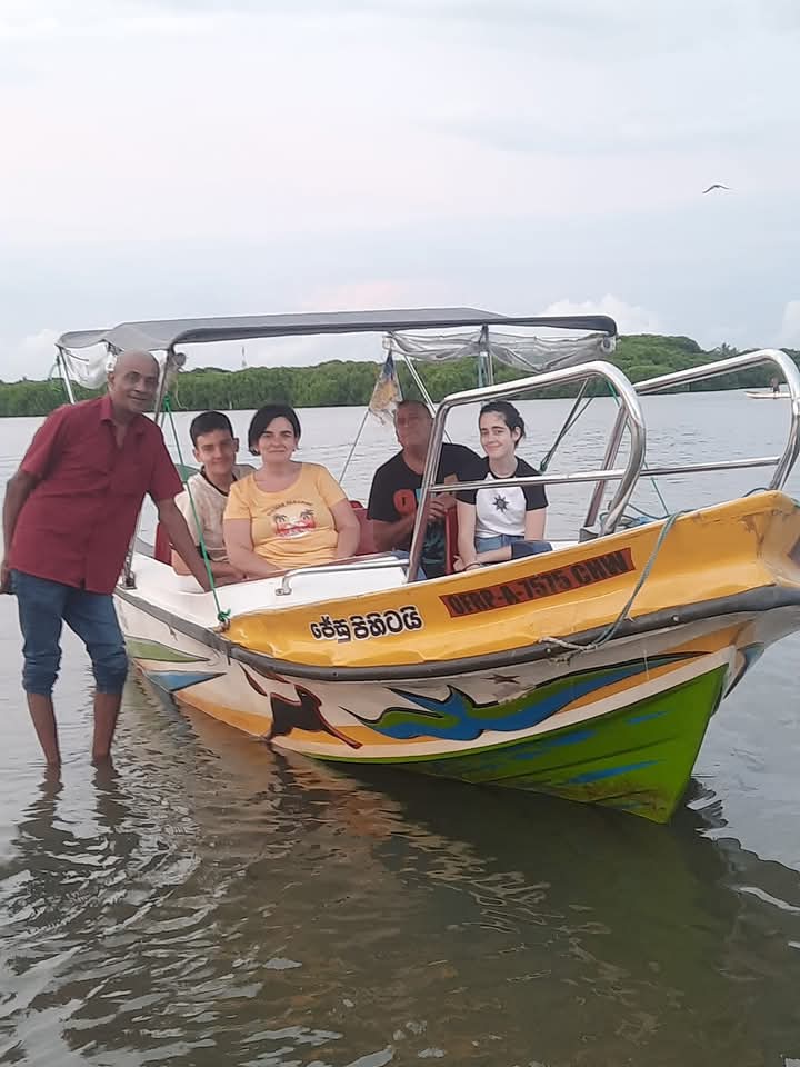 Prasa Boat Safari - Negombo Marine Voyage